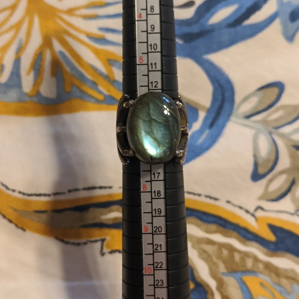 Labradorite Ring - Picture 2 of 3